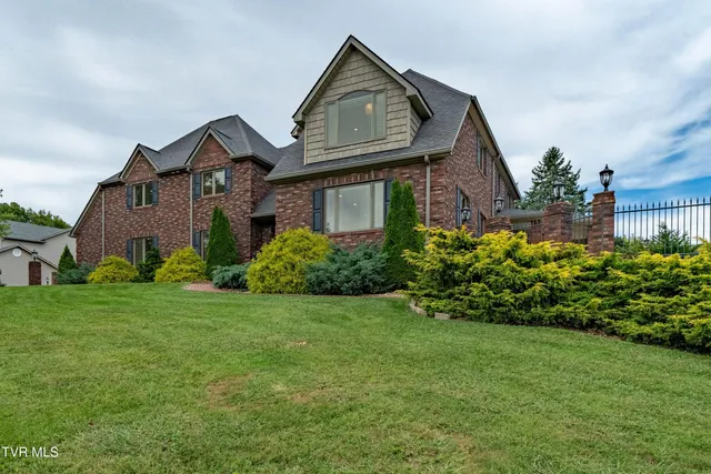 $899,985 | 194 Willow Brook Drive, Rosedale, VA 24280