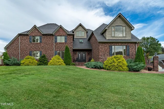 $899,985 | 194 Willow Brook Drive, Rosedale, VA 24280
