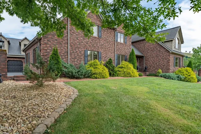 $899,985 | 194 Willow Brook Drive, Rosedale, VA 24280