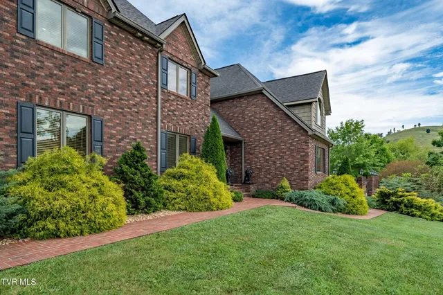 $899,985 | 194 Willow Brook Drive, Rosedale, VA 24280