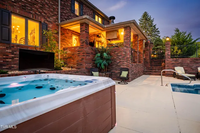 $899,985 | 194 Willow Brook Drive, Rosedale, VA 24280