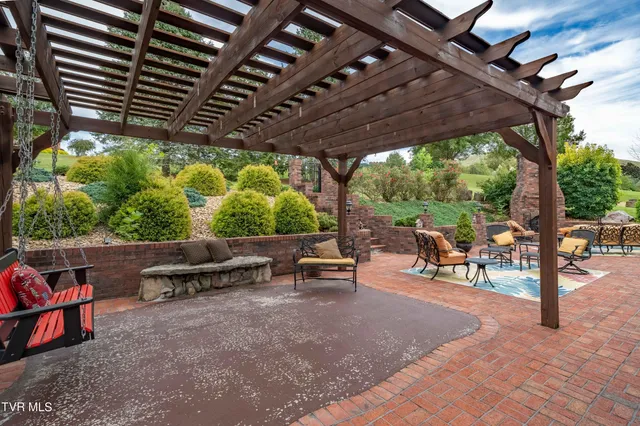 $899,985 | 194 Willow Brook Drive, Rosedale, VA 24280