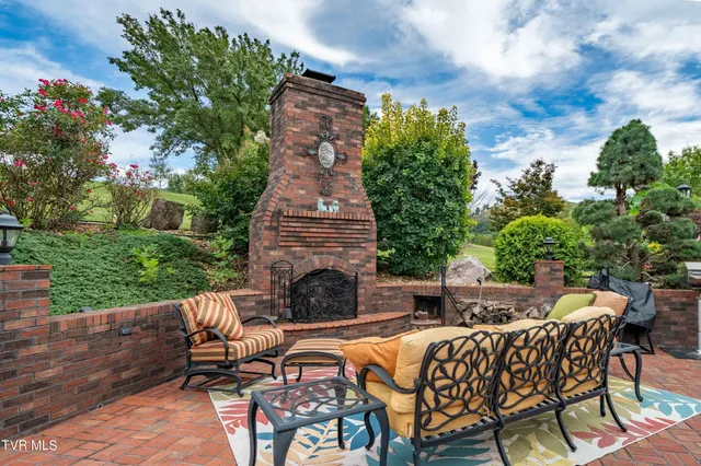 $899,985 | 194 Willow Brook Drive, Rosedale, VA 24280