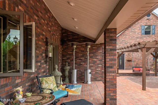 $899,985 | 194 Willow Brook Drive, Rosedale, VA 24280