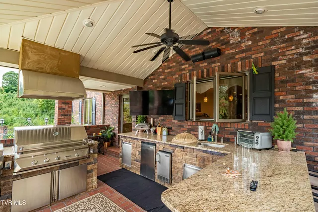 $899,985 | 194 Willow Brook Drive, Rosedale, VA 24280