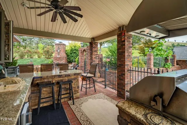 $899,985 | 194 Willow Brook Drive, Rosedale, VA 24280