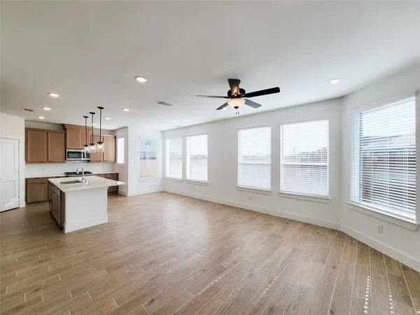 $2,500 | 10058 Rosette Drive, Iowa Colony, TX 77583