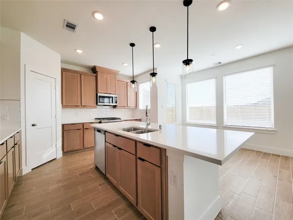 $2,500 | 10058 Rosette Drive, Iowa Colony, TX 77583