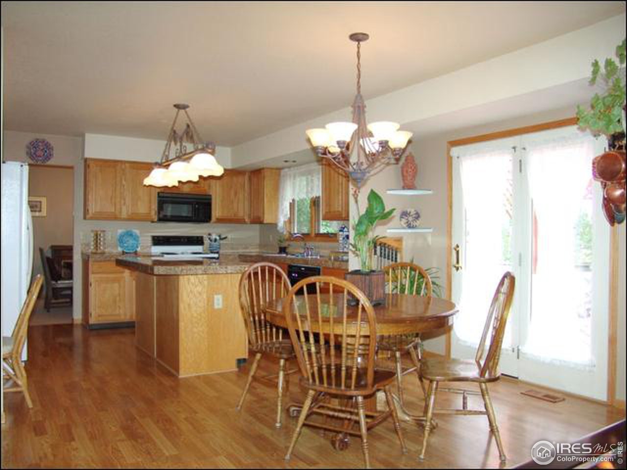 2836 Antelope Road Fort Collins, CO 80525 - Photo 6 of 18 Kitchen casual dinin