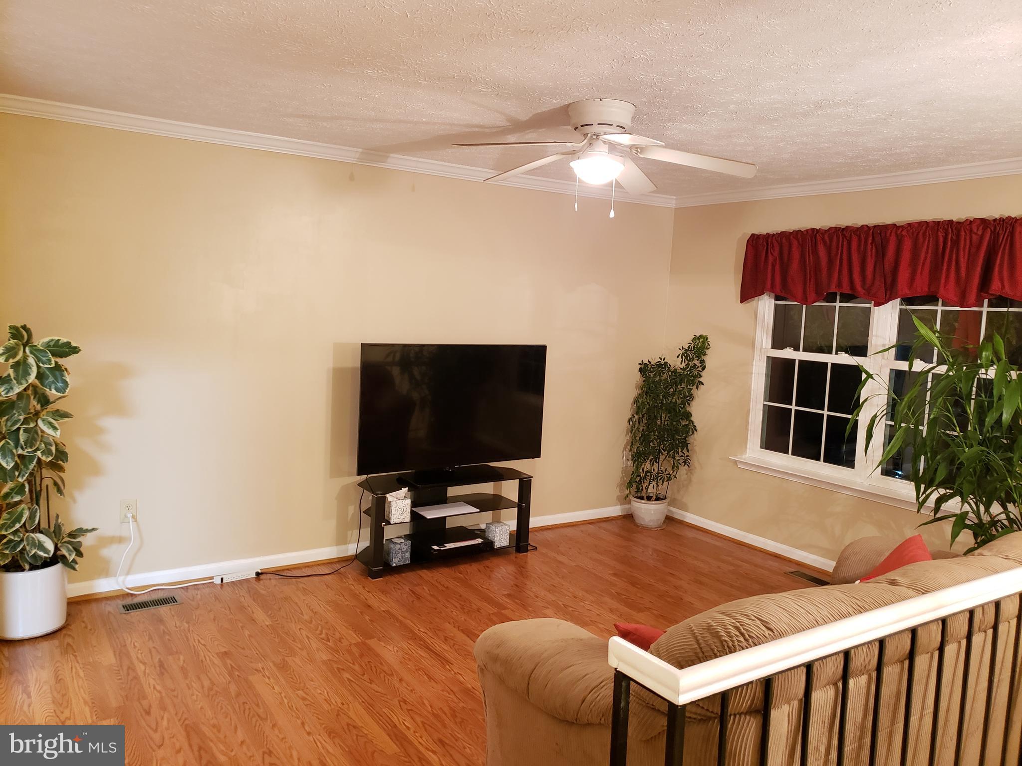 35 Buck Road Stafford, VA 22556 - Photo 2 of 14 FAMILY ROOM 1