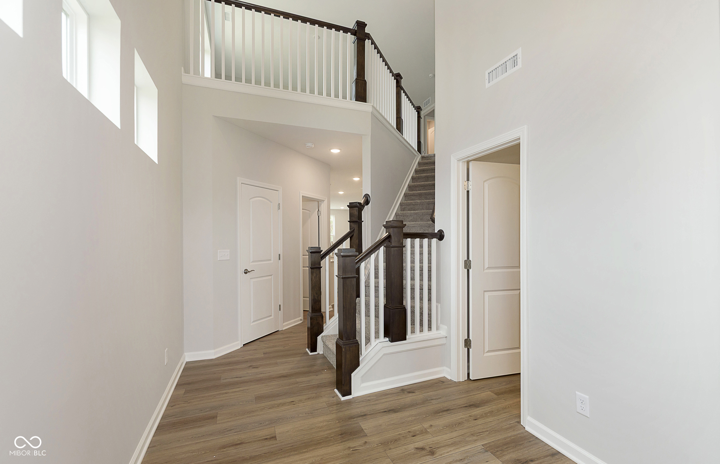 2579 Pearson Parkway Plainfield, IN 46168 - Photo 2 of 31