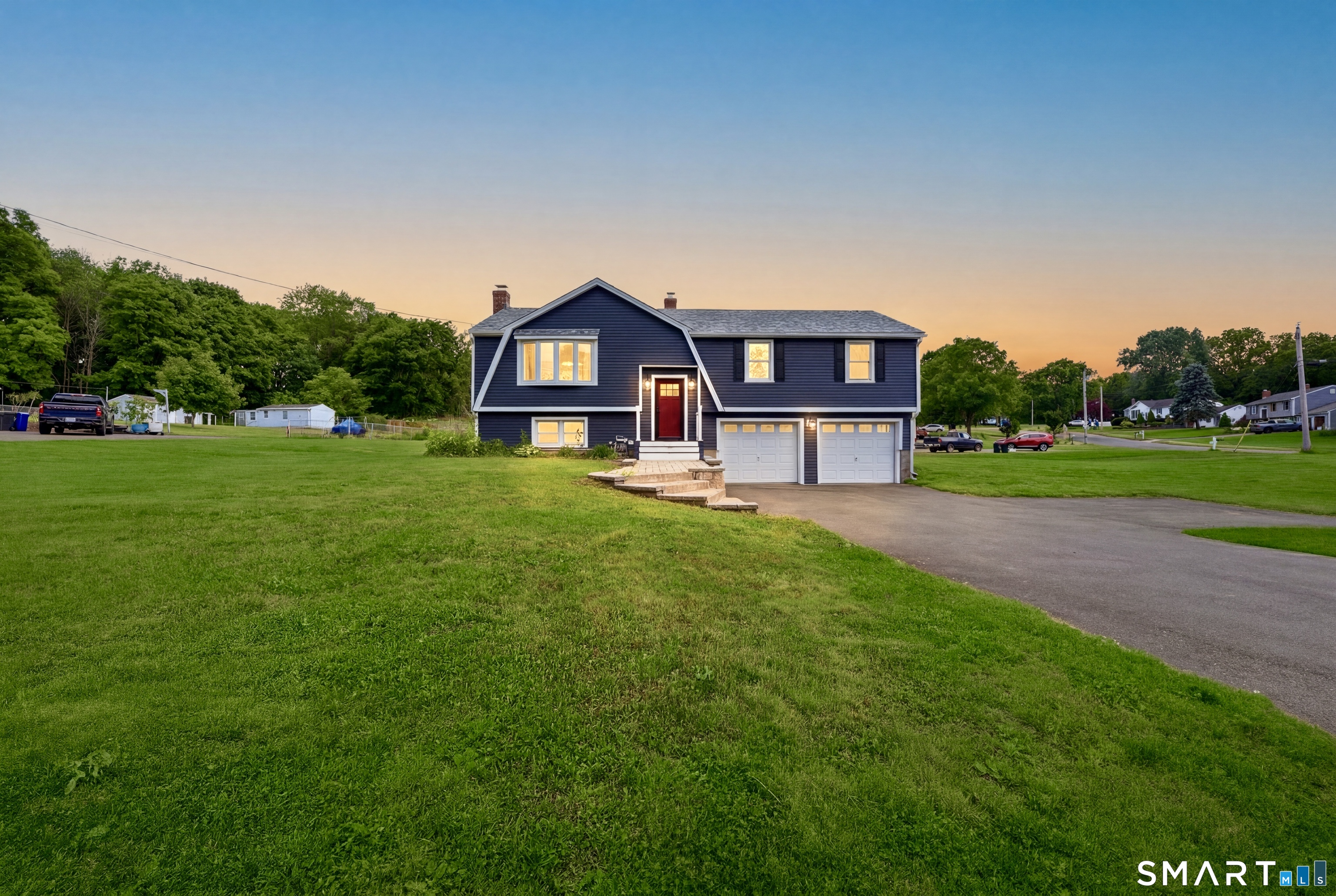 66 Roarke Road North Haven, CT 06473 - Photo 2 of 40