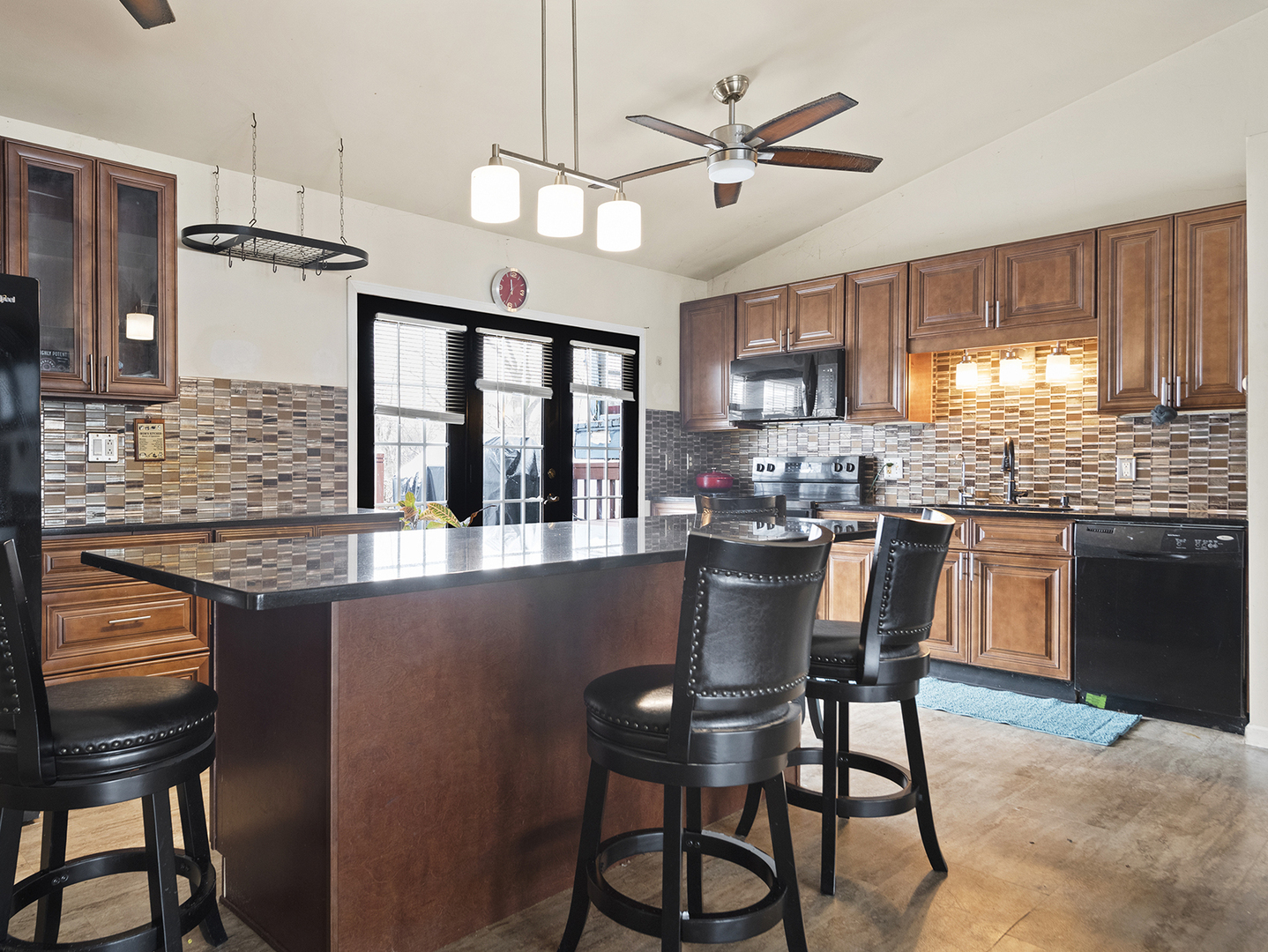 316 Middletree Road Joliet, IL 60433 - Photo 3 of 23