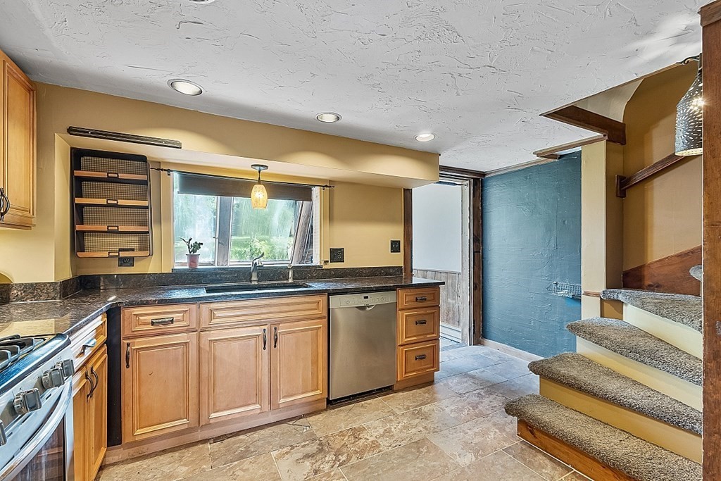105 Townsend Road, Unit 3 Shirley, MA 01464 - Photo 11 of 42