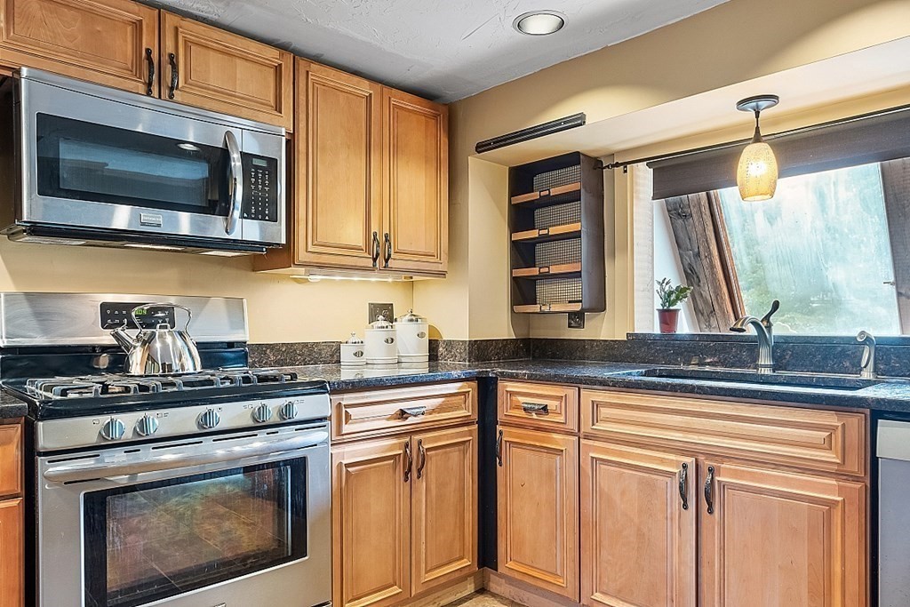 105 Townsend Road, Unit 3 Shirley, MA 01464 - Photo 9 of 42