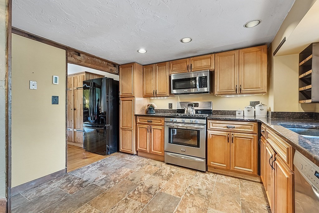 105 Townsend Road, Unit 3 Shirley, MA 01464 - Photo 10 of 42