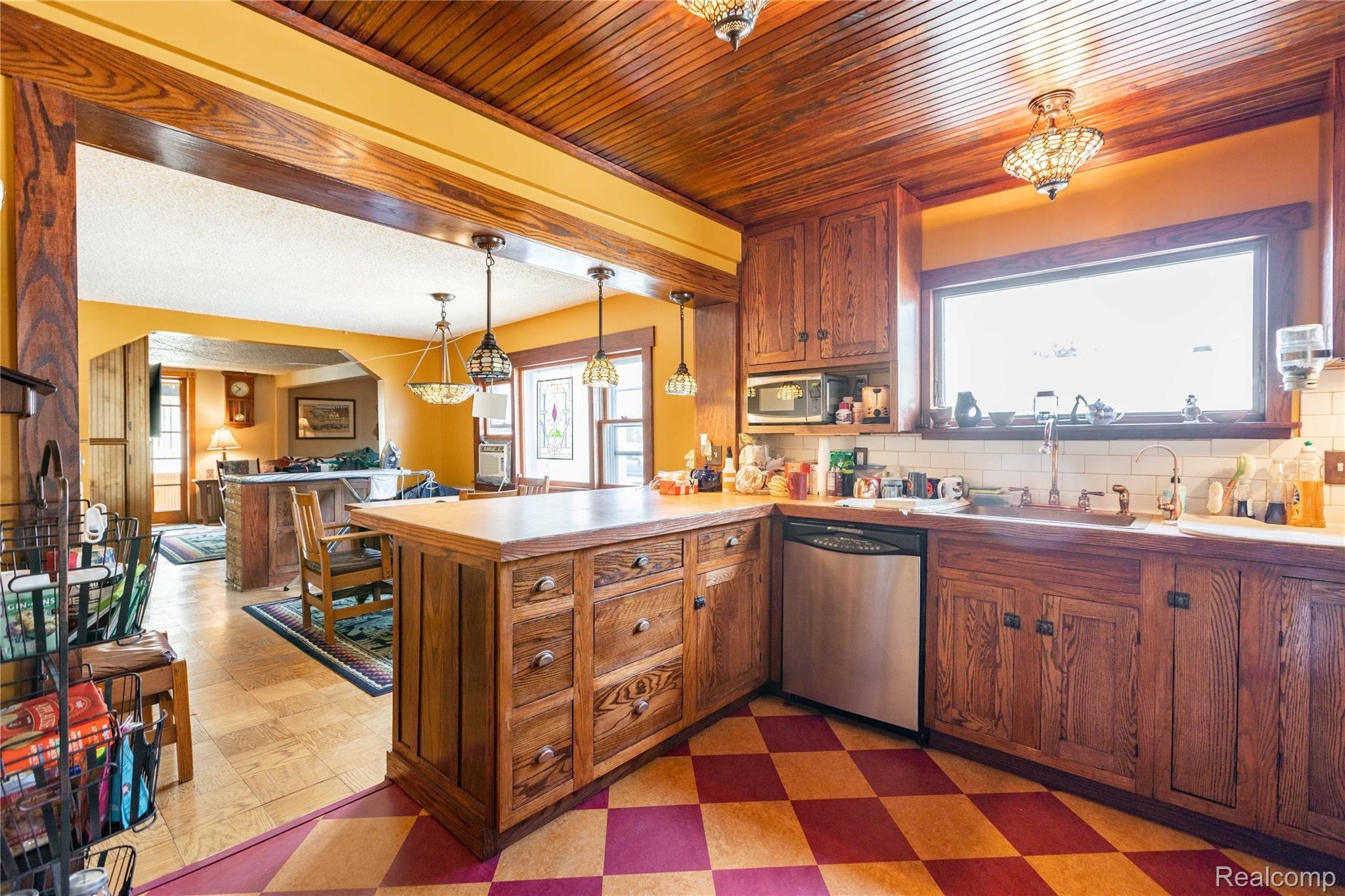 6445 Denton Road Belleville, MI 48111 - Photo 9 of 19 6445 Denton Rd, Belleville (9 of 19).jpg