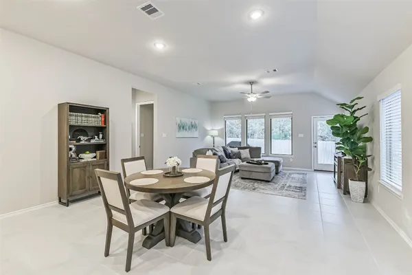 $2,500 | 1337 Lakeside Crk Road, Magnolia, TX 77354