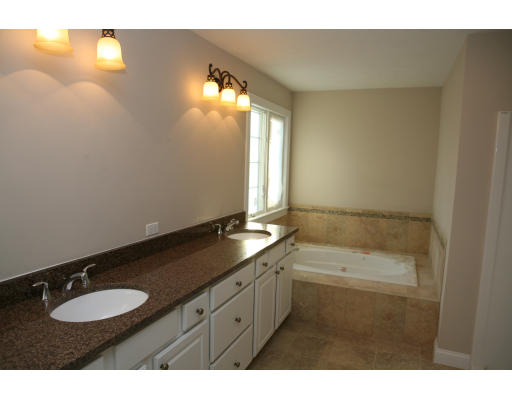 68 Spring Street Shrewsbury, MA 01545 - Photo 11 of 13 Gallery Image 11