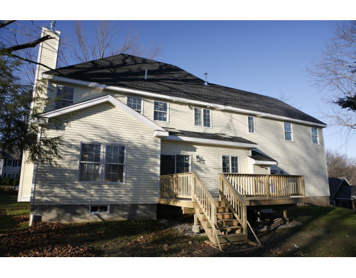 68 Spring Street Shrewsbury, MA 01545 - Photo 12 of 13 Gallery Image 12