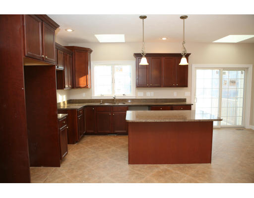 68 Spring Street Shrewsbury, MA 01545 - Photo 6 of 13 Gallery Image 6