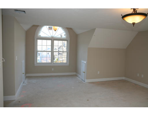 68 Spring Street Shrewsbury, MA 01545 - Photo 9 of 13 Gallery Image 9
