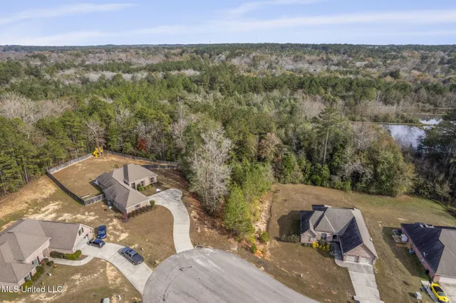 $25,000 | 108 Creedmoor, Hattiesburg, MS 39402