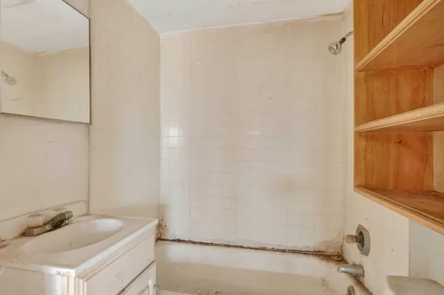 $39,900 | 3136 Sewell Street, Rockford, IL 61109