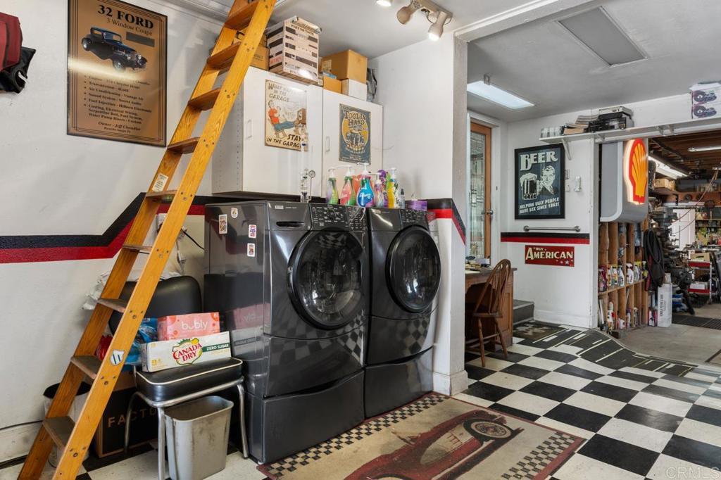 220 Hoover Street Oceanside, CA 92054 - Photo 52 of 70 a utility room with dryer and washer