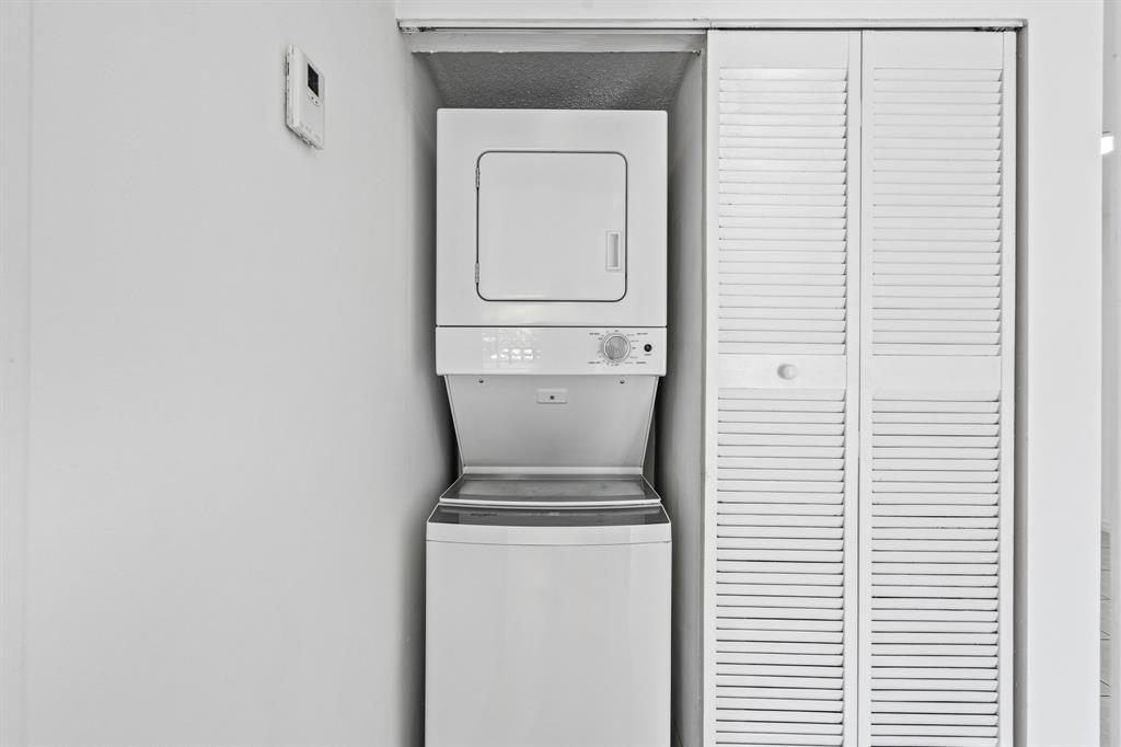 9225 Southwest 87th Avenue, Unit A7 Miami, FL 33176 - Photo 19 of 35 a bathroom with a toilet