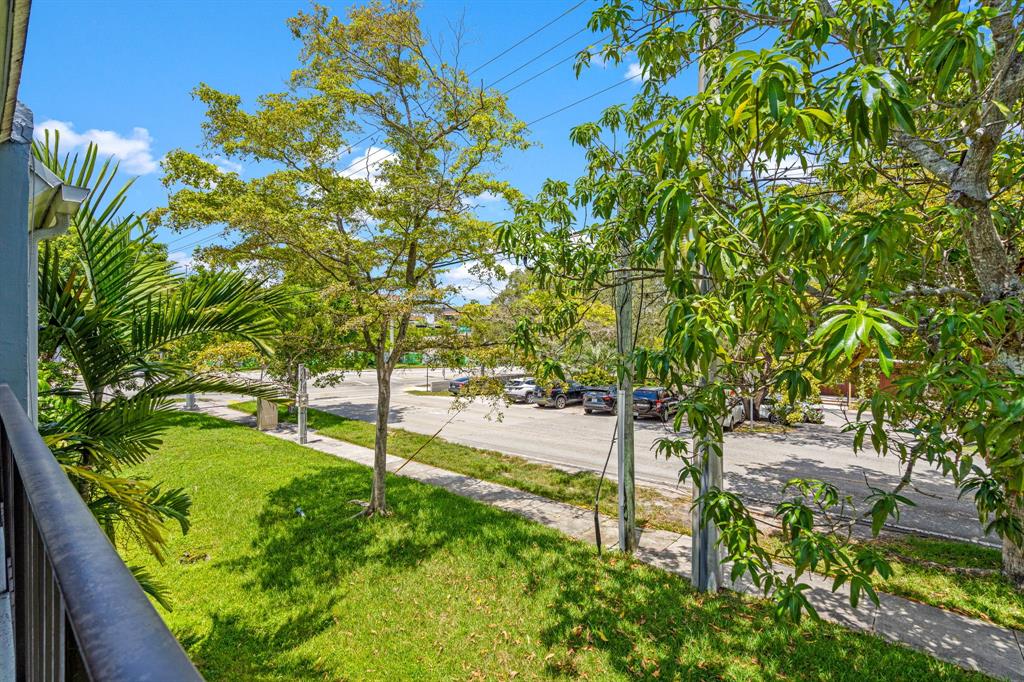 9225 Southwest 87th Avenue, Unit A7 Miami, FL 33176 - Photo 33 of 35 a view of a yard with plants