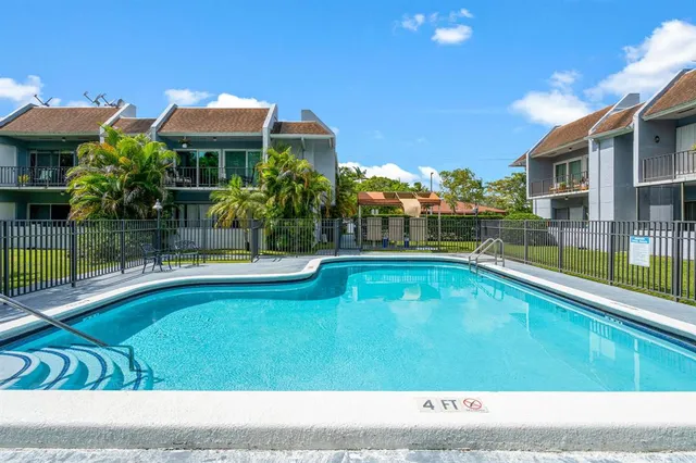 $279,999 | 9225 Southwest 87th Avenue, Unit A7, Miami, FL 33176