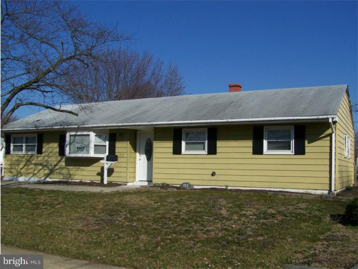 101 Nathaniel Road Newark, DE 19713 - Photo 1 of 13 a front view of a house with garden