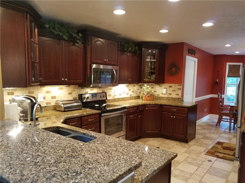 2092 Baughman Road Jeannette, PA 15644 - Photo 9 of 25