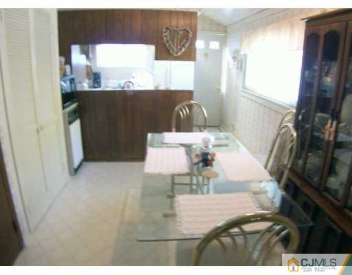 97 Westminster Road Colonia, NJ 07067 - Photo 3 of 8