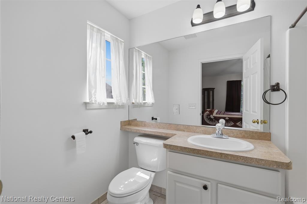809 Chelsea Ridge Court Howell, MI 48843 - Photo 16 of 28 Gallery Image 16