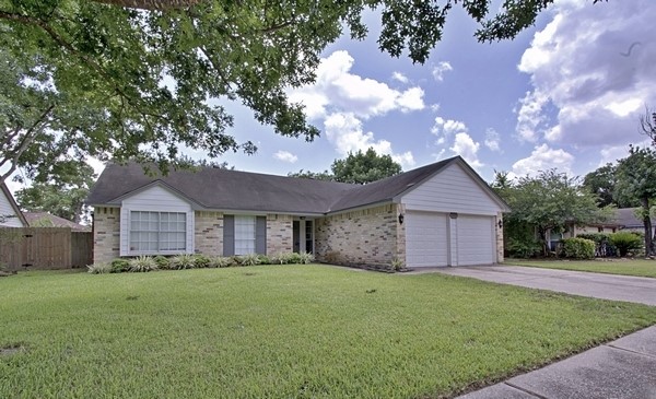 5107 Rivertree Lane Spring, TX 77379 - Photo 2 of 23 Gallery Image 2