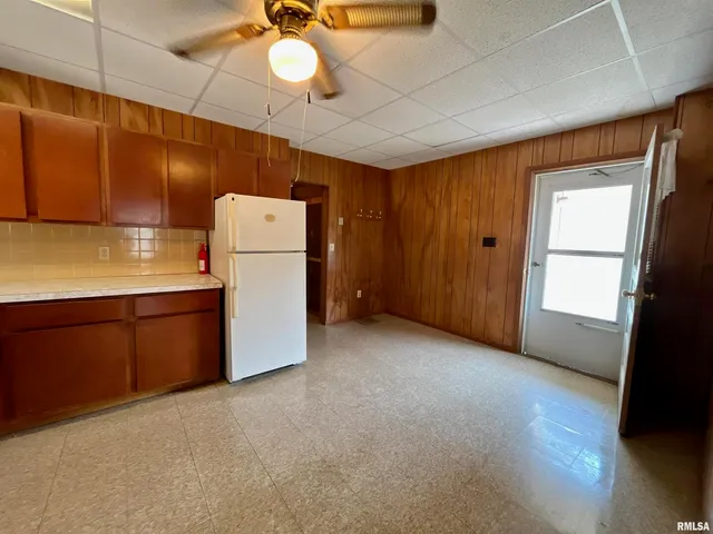 $115,000 | 633 4th Avenue South, Clinton, IA 52732