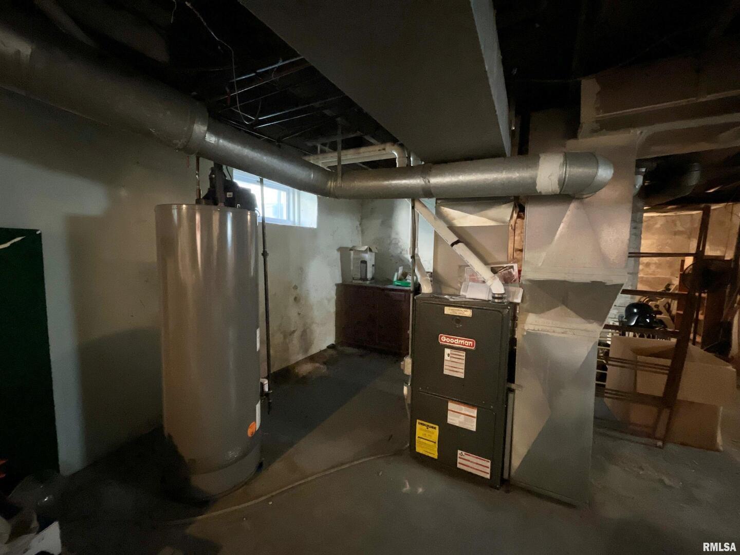 633 4th Avenue South Clinton, IA 52732 - Photo 18 of 34