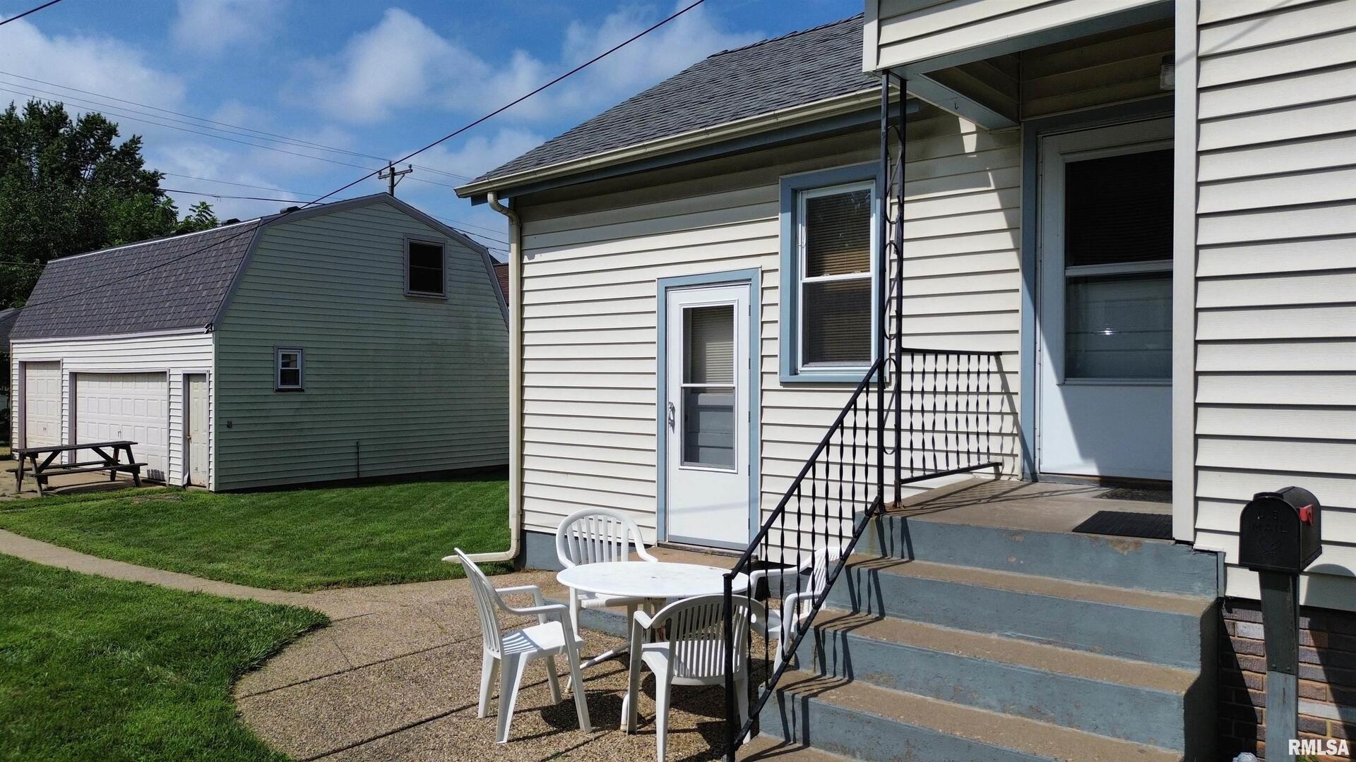 633 4th Avenue South Clinton, IA 52732 - Photo 30 of 34