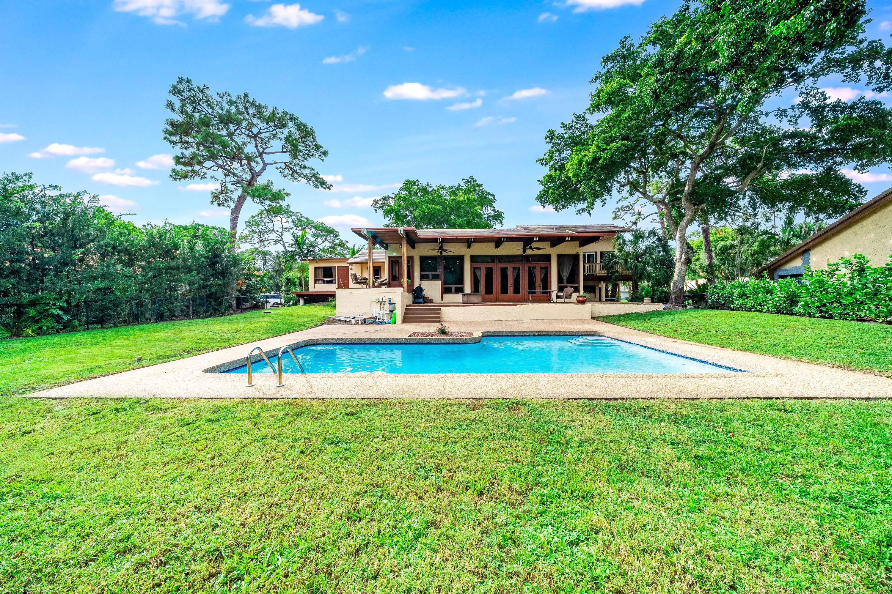 20912 Pinar Trail Boca Raton, FL 33433 - Photo 29 of 31 Pool