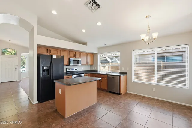 $1,895 | 40381 West Robbins Drive, Maricopa, AZ 85138