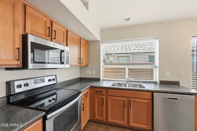 $1,895 | 40381 West Robbins Drive, Maricopa, AZ 85138