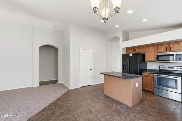 $1,895 | 40381 West Robbins Drive, Maricopa, AZ 85138