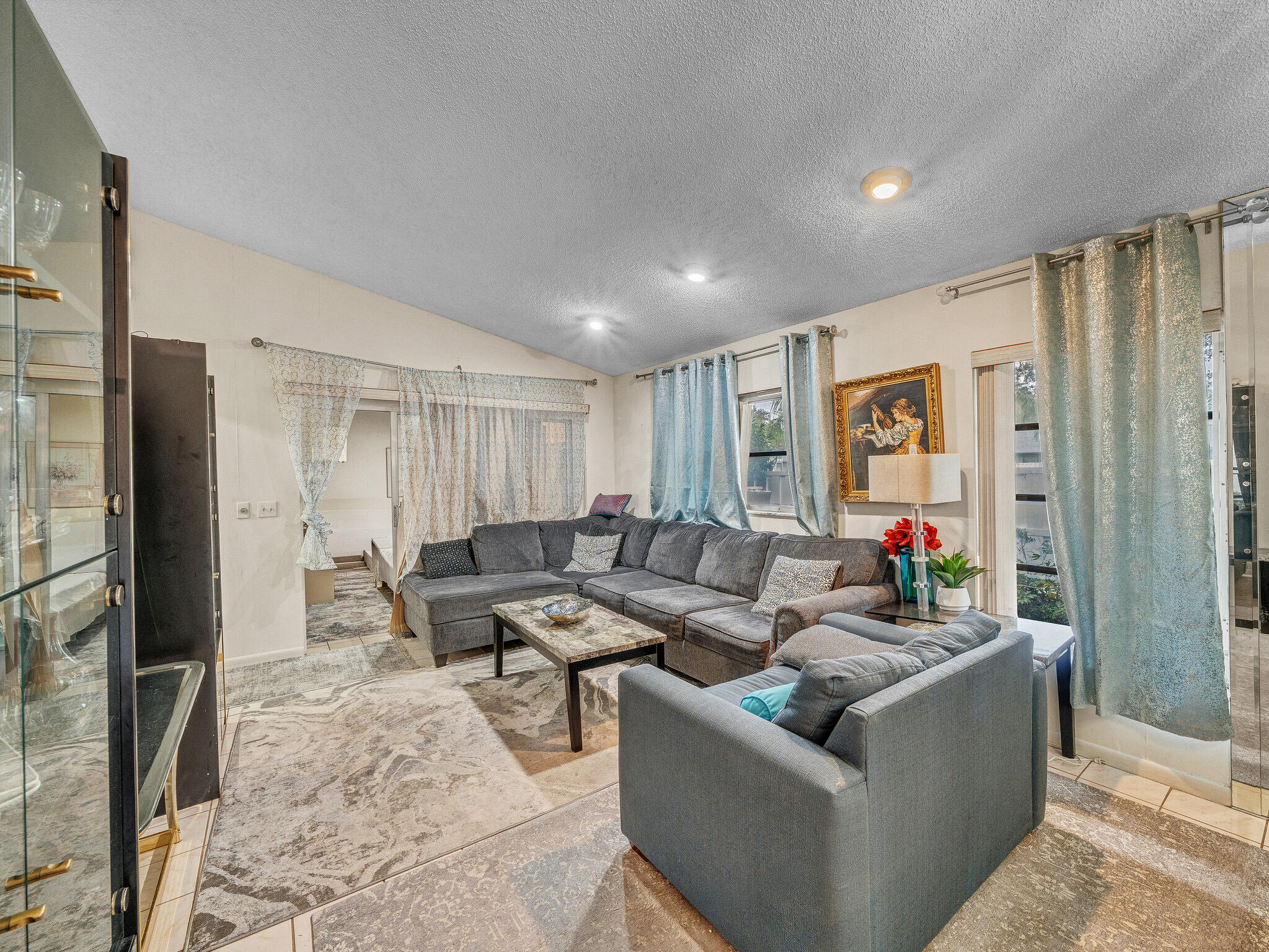 8592 Sunbird Place Boca Raton, FL 33496 - Photo 14 of 44 7 Living Area (1)