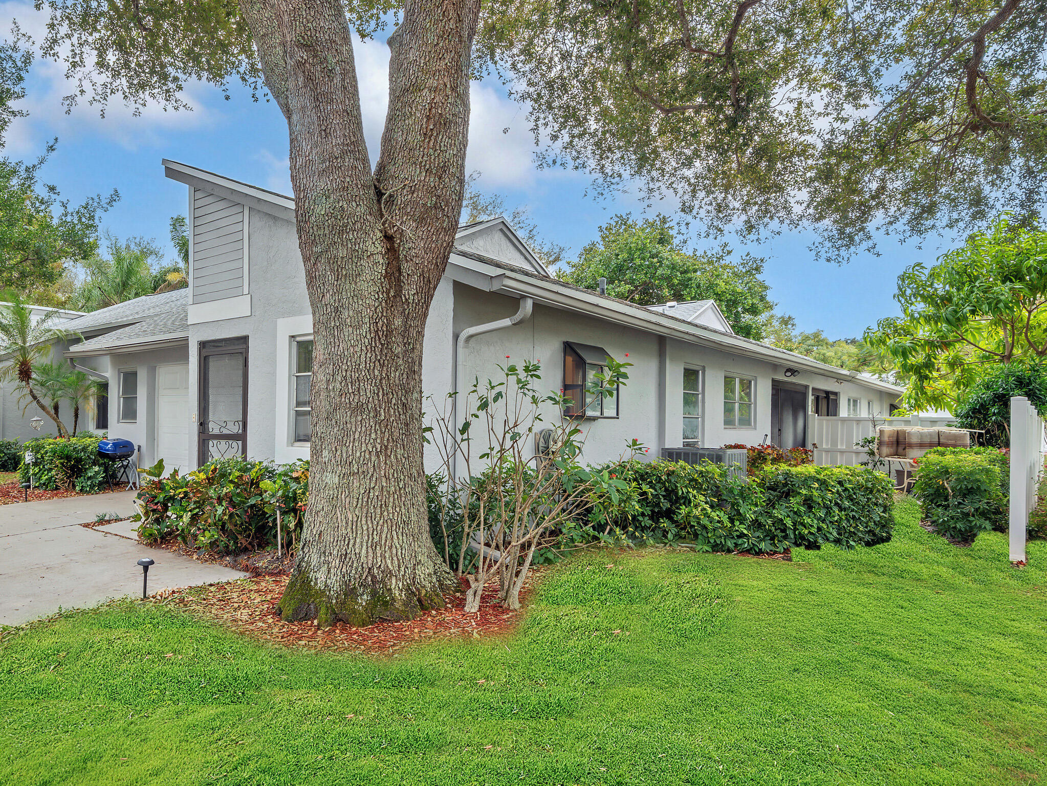 8592 Sunbird Place Boca Raton, FL 33496 - Photo 3 of 44 24 Exit