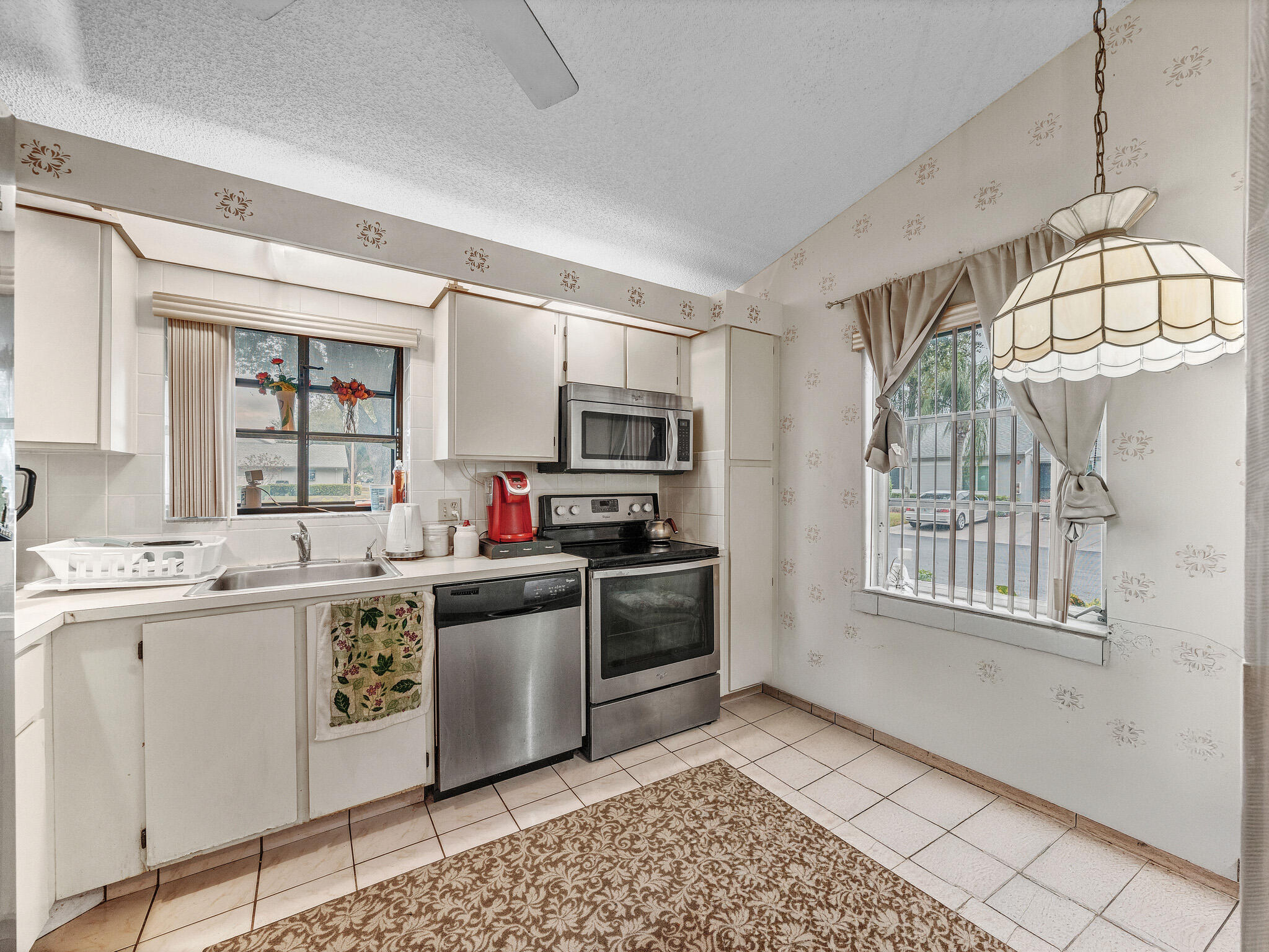 8592 Sunbird Place Boca Raton, FL 33496 - Photo 7 of 44 5 Kitchen (2)