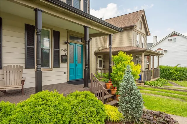 $305,000 | 1520 4th Avenue, Coraopolis, PA 15108