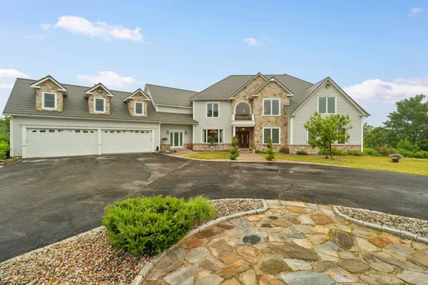 $2,095,000 | 129 N Road, Hillsborough, NH 03244