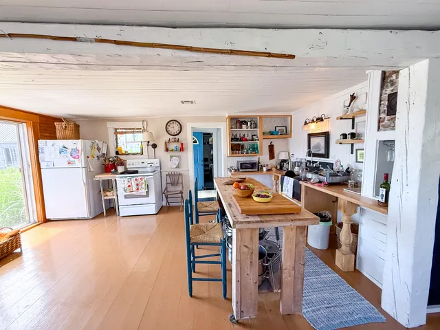$749,000 | 55 West Main Street, Vinalhaven, ME 04863